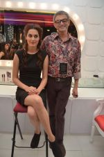 Amrit Maghera gets a new look by Cory Walia at Lakme Absolute event  on 3rd Aug 2012 (48).JPG